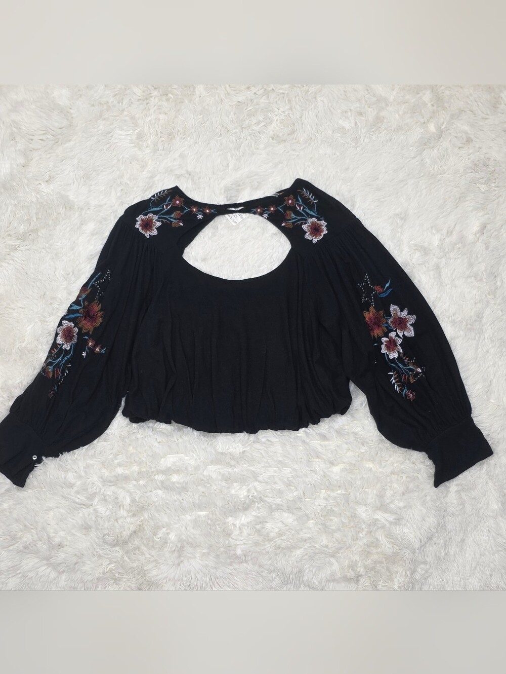 Free People- Lita- Embroidered Black Peasant Top with Balloon Sleeves. Size XS - Picture 4 of 9